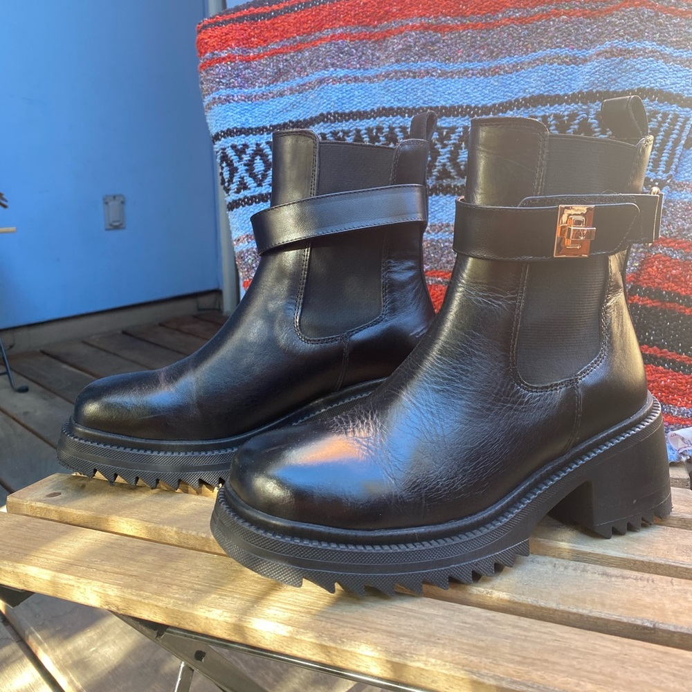 Steve Madden boots size 7.5